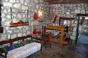Ο αργαλειός στο σπίτι- Παραδοσιακό κρητικό σπίτι- Αρόλιθος