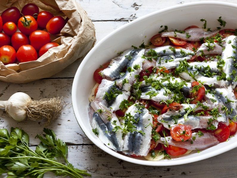 Sardines in the oven with ouzo